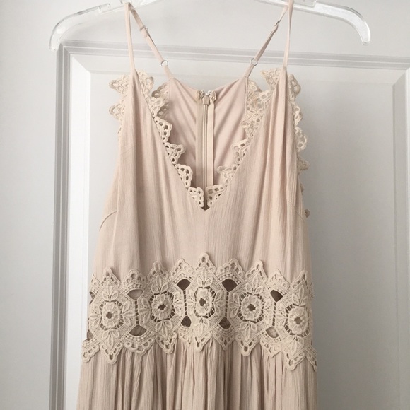 Lulus Beige Lace Gown - Picture 4 of 8